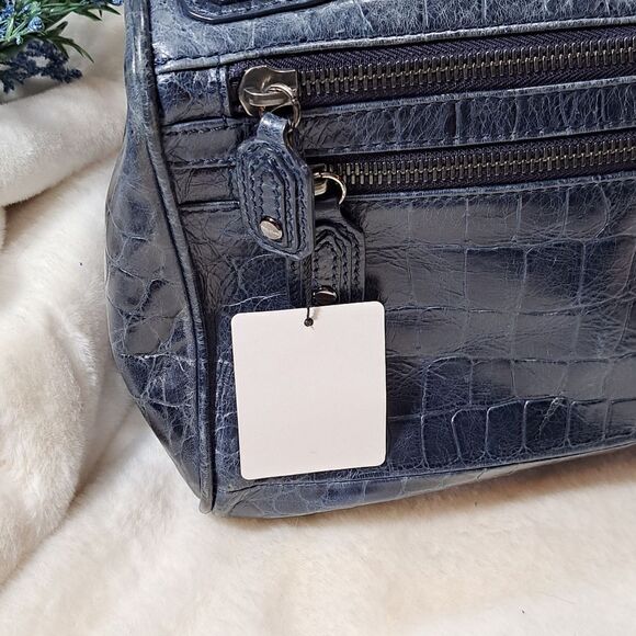 NWOT Alice + Olivia distressed Leather Bag EXCELLENT QUALITY - Picture 8 of 16